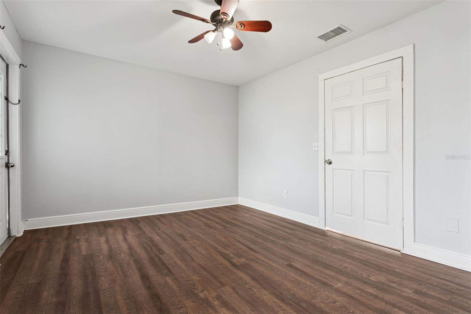 Image 19 of 25 For 3923 Broad Street