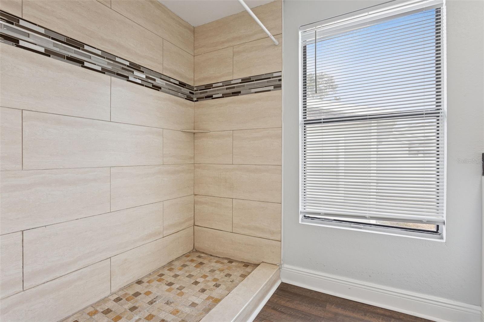 Image 20 of 25 For 3923 Broad Street