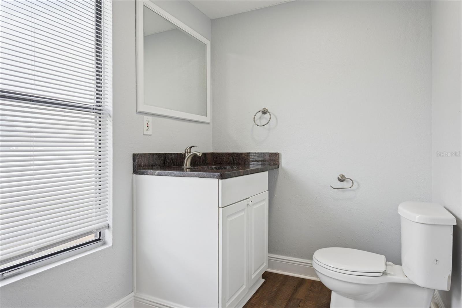 Image 21 of 25 For 3923 Broad Street