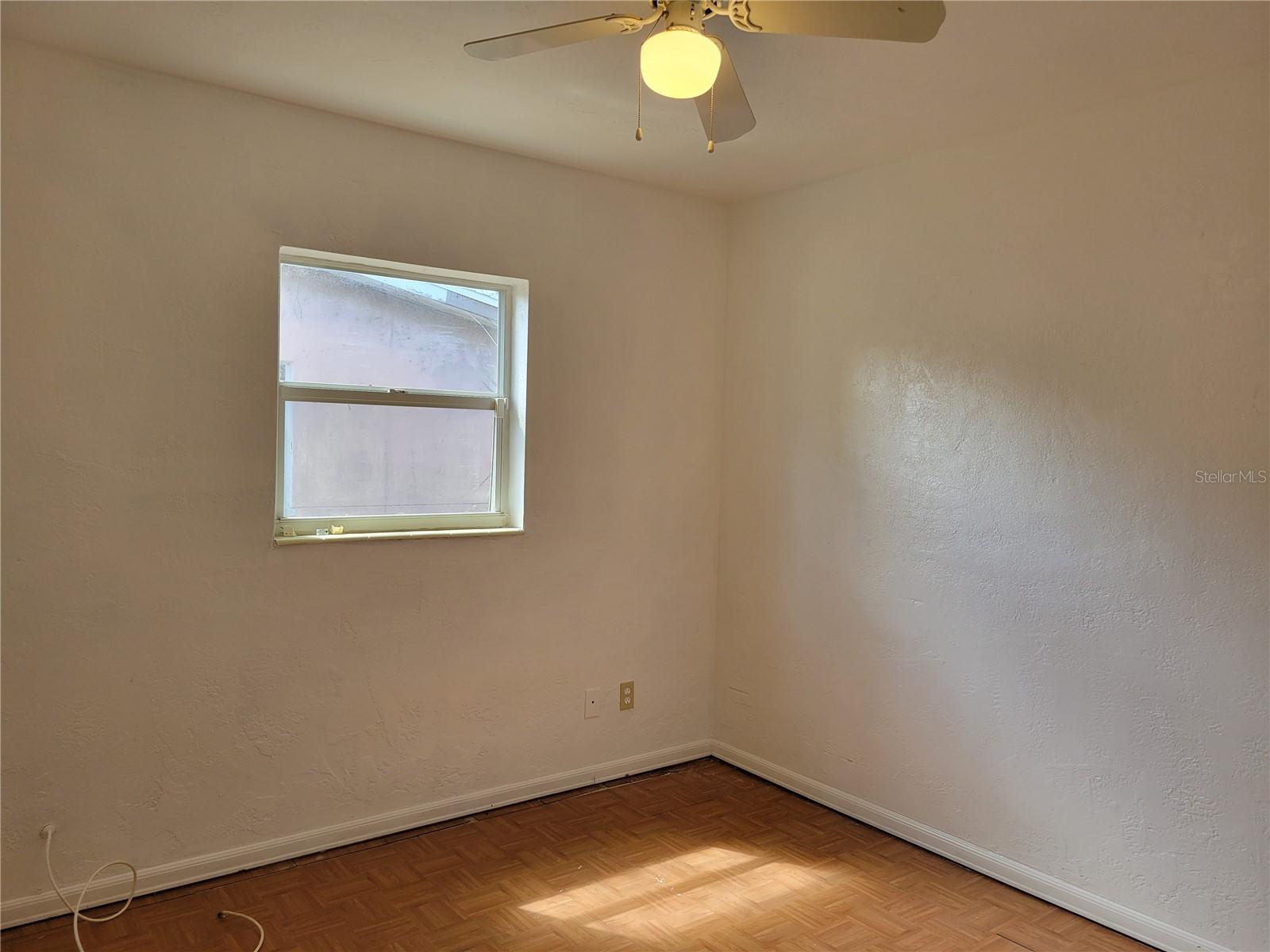 Image 16 of 18 For 1421 Prescott Street S