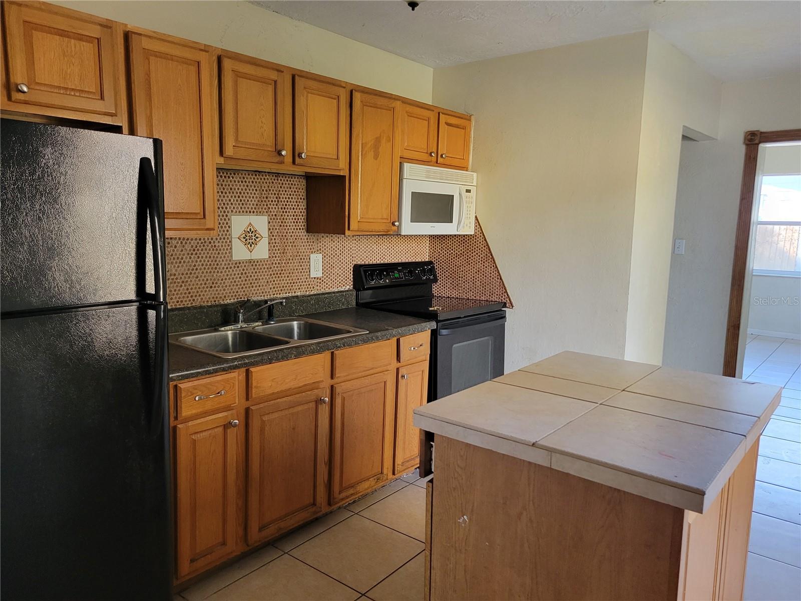 Image 7 of 18 For 1421 Prescott Street S