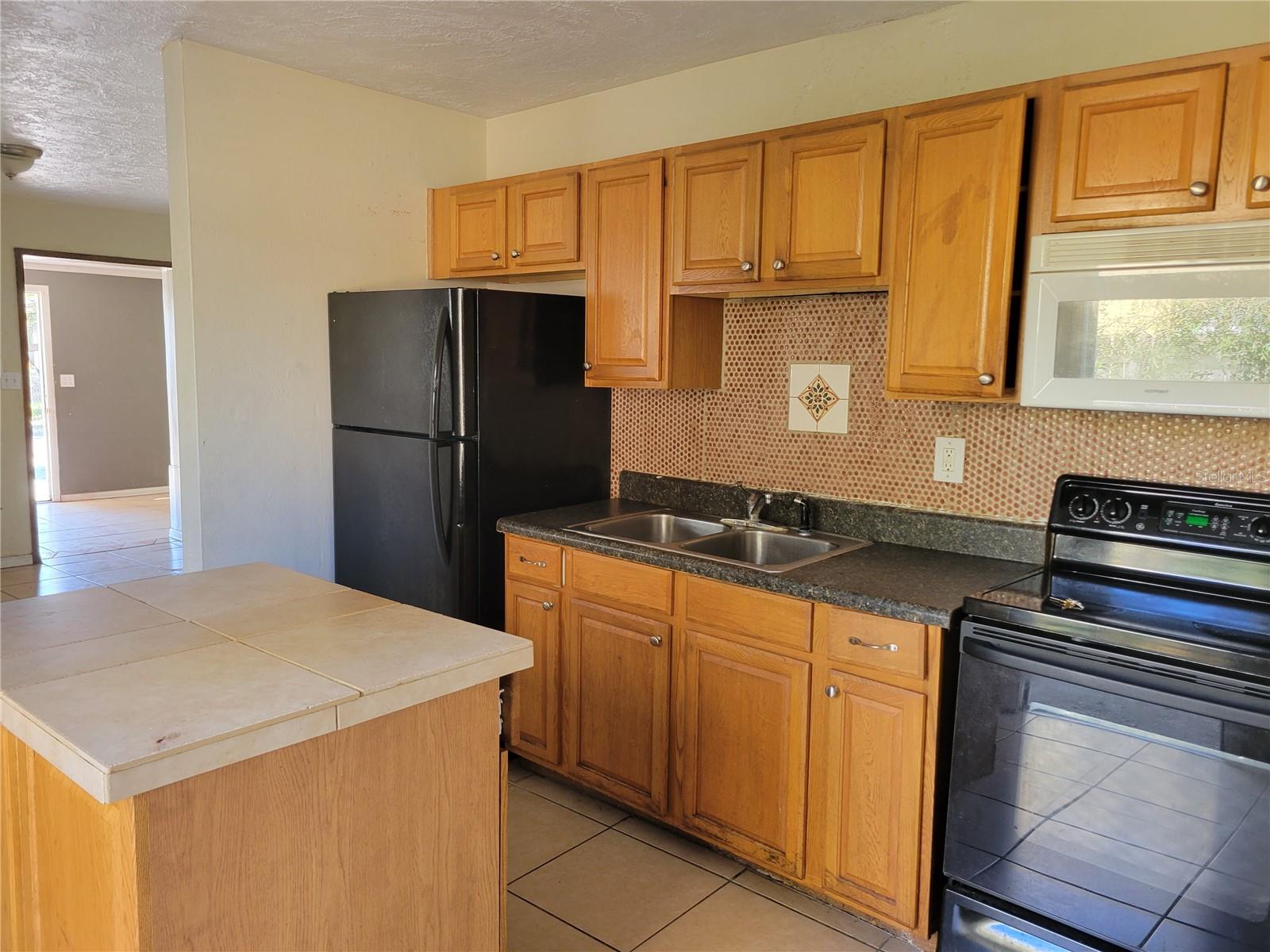 Image 8 of 18 For 1421 Prescott Street S