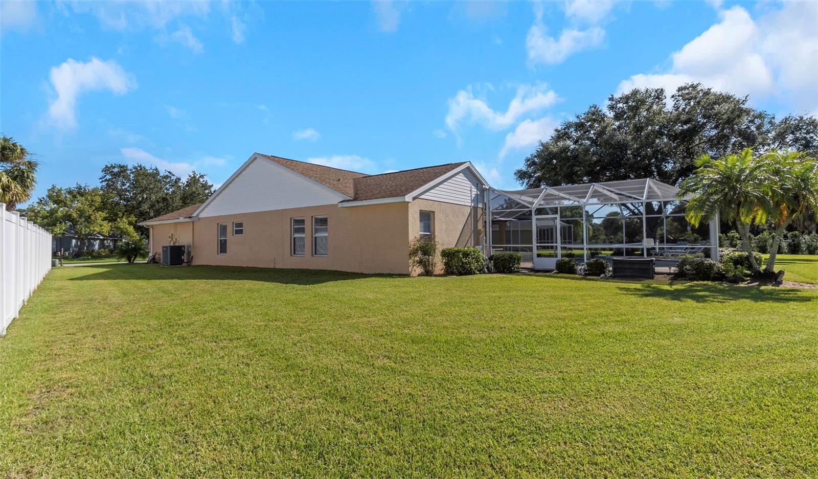 Image 13 of 91 For 394 Fountainview Circle