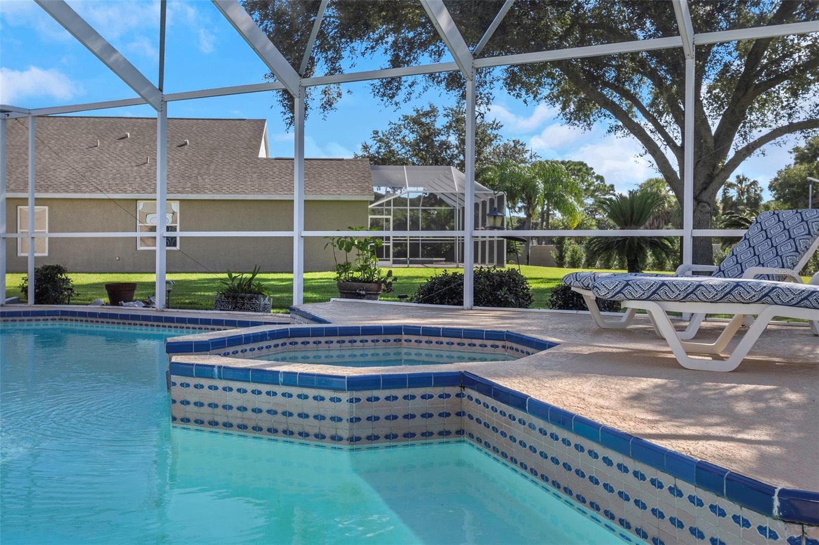 Image 18 of 91 For 394 Fountainview Circle