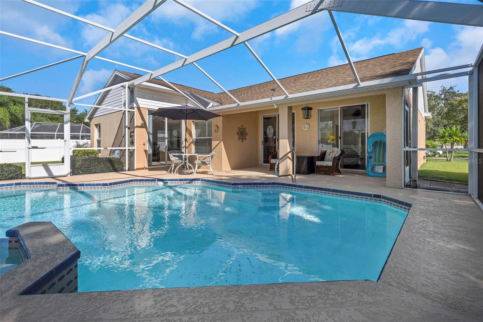 Image 22 of 91 For 394 Fountainview Circle