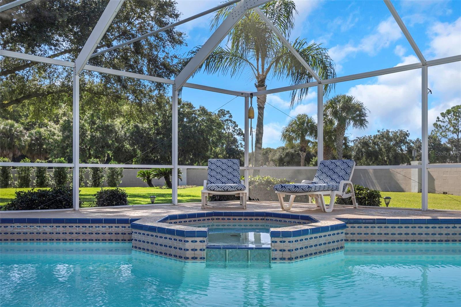 Image 24 of 91 For 394 Fountainview Circle