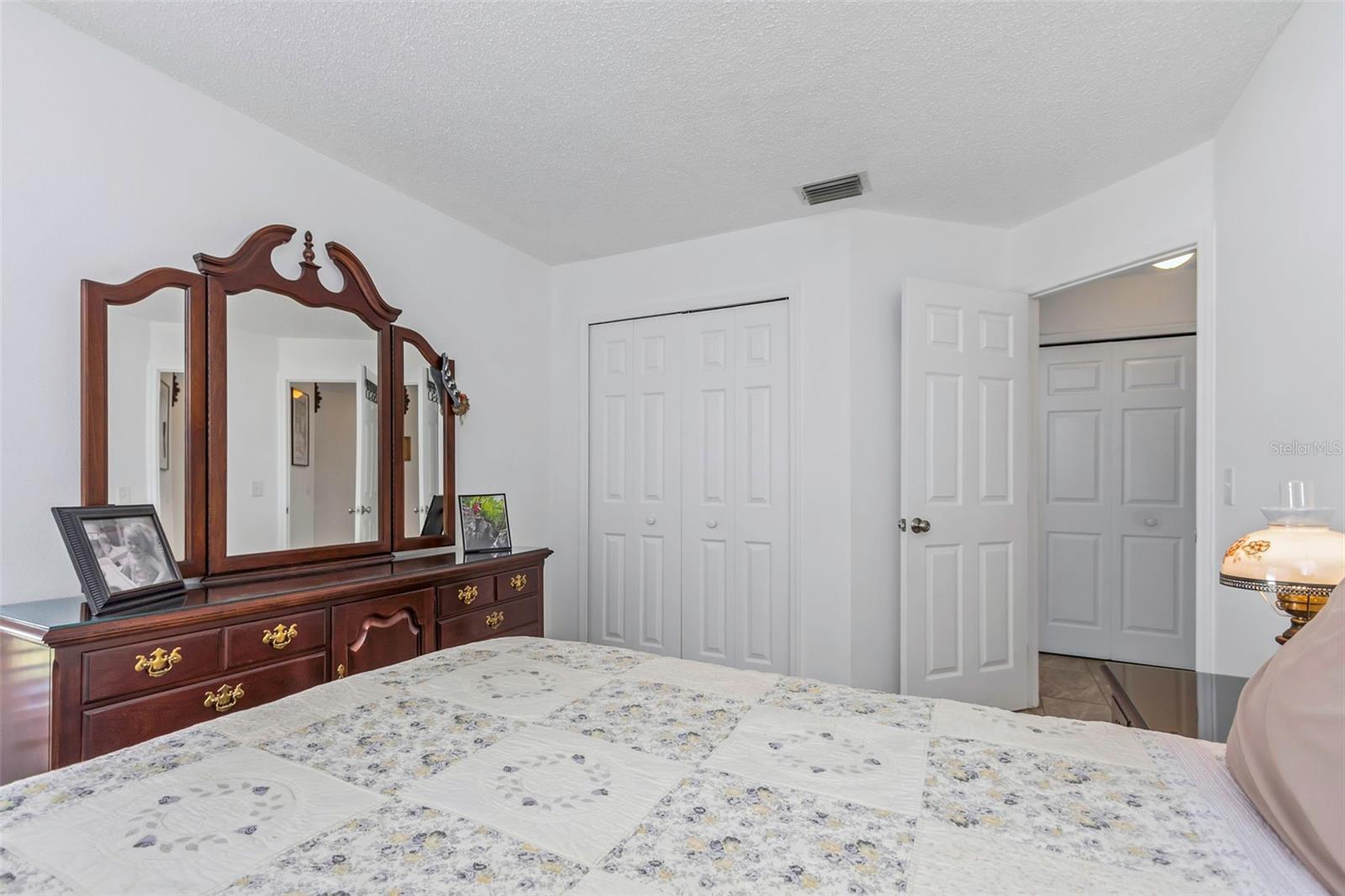 Image 44 of 91 For 394 Fountainview Circle