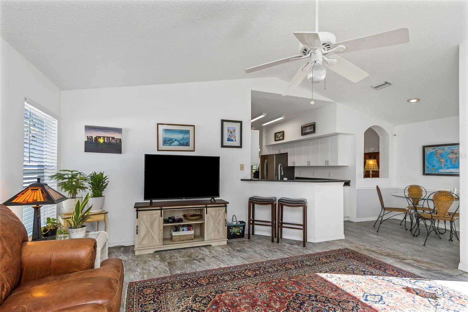 Image 57 of 91 For 394 Fountainview Circle