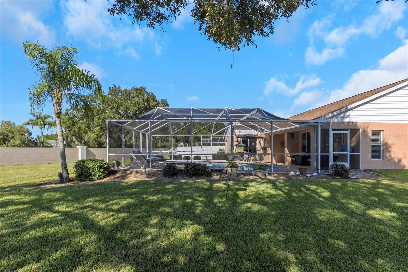 Image 8 of 91 For 394 Fountainview Circle