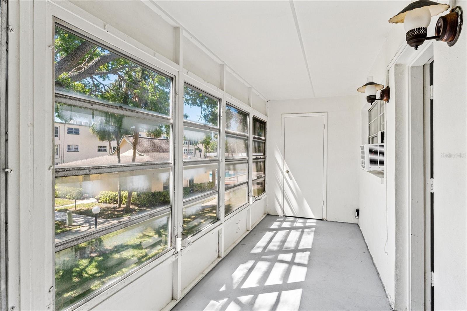 Image 11 of 16 For 11700 Park Boulevard 202