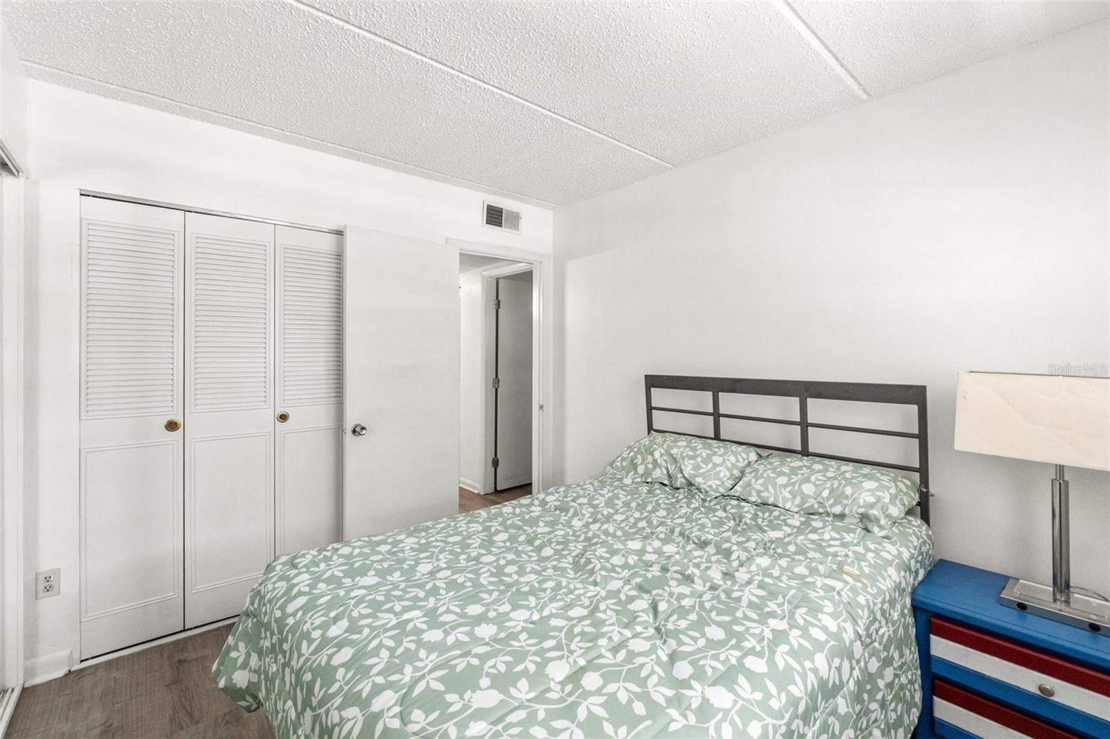 Image 14 of 16 For 11700 Park Boulevard 202