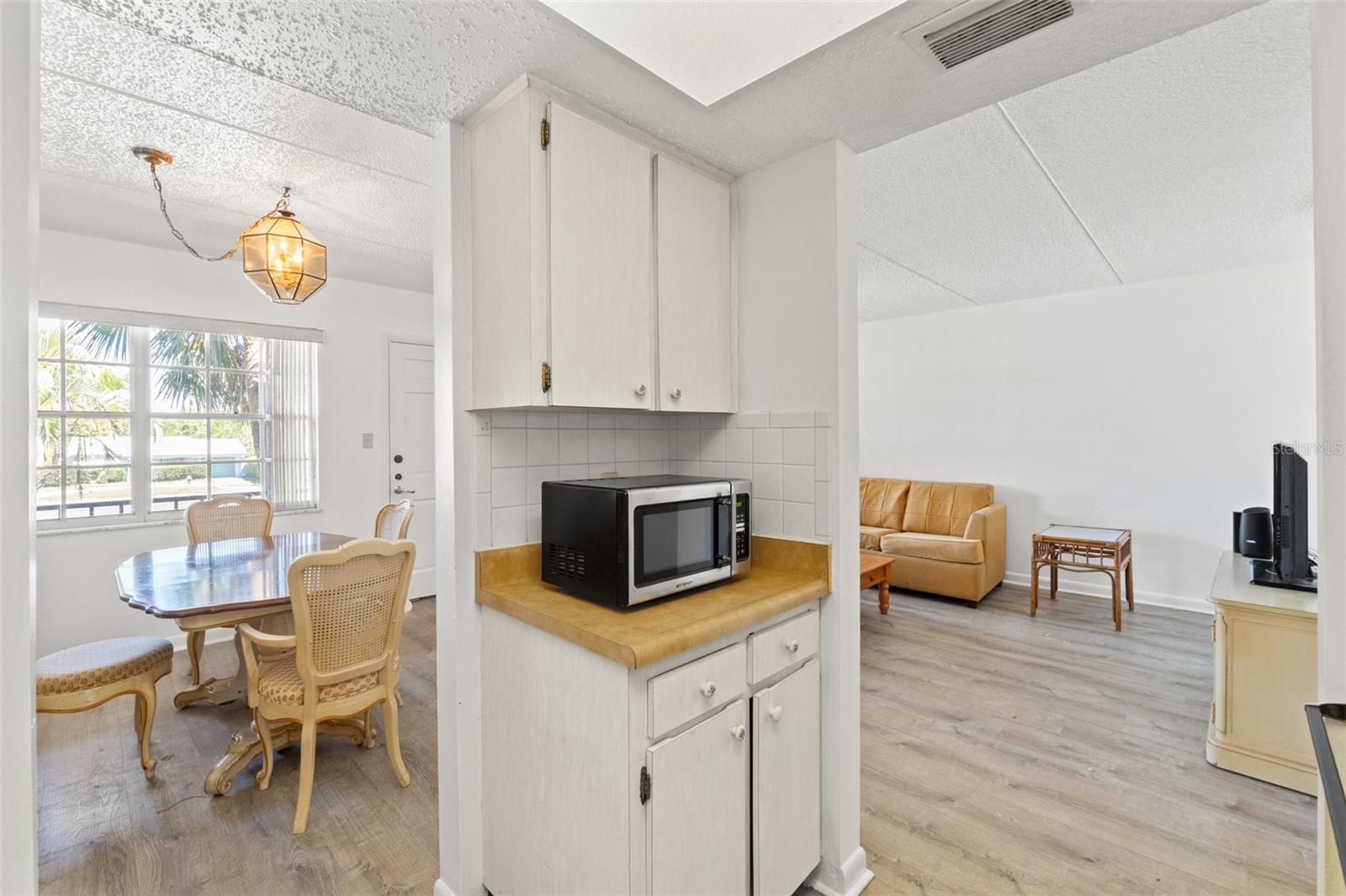 Image 7 of 16 For 11700 Park Boulevard 202