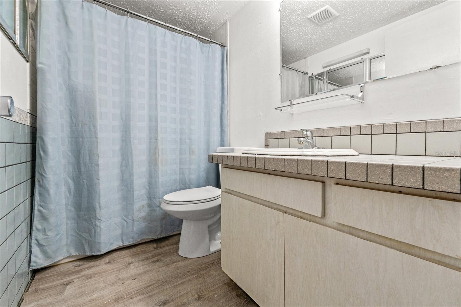 Image 9 of 16 For 11700 Park Boulevard 202