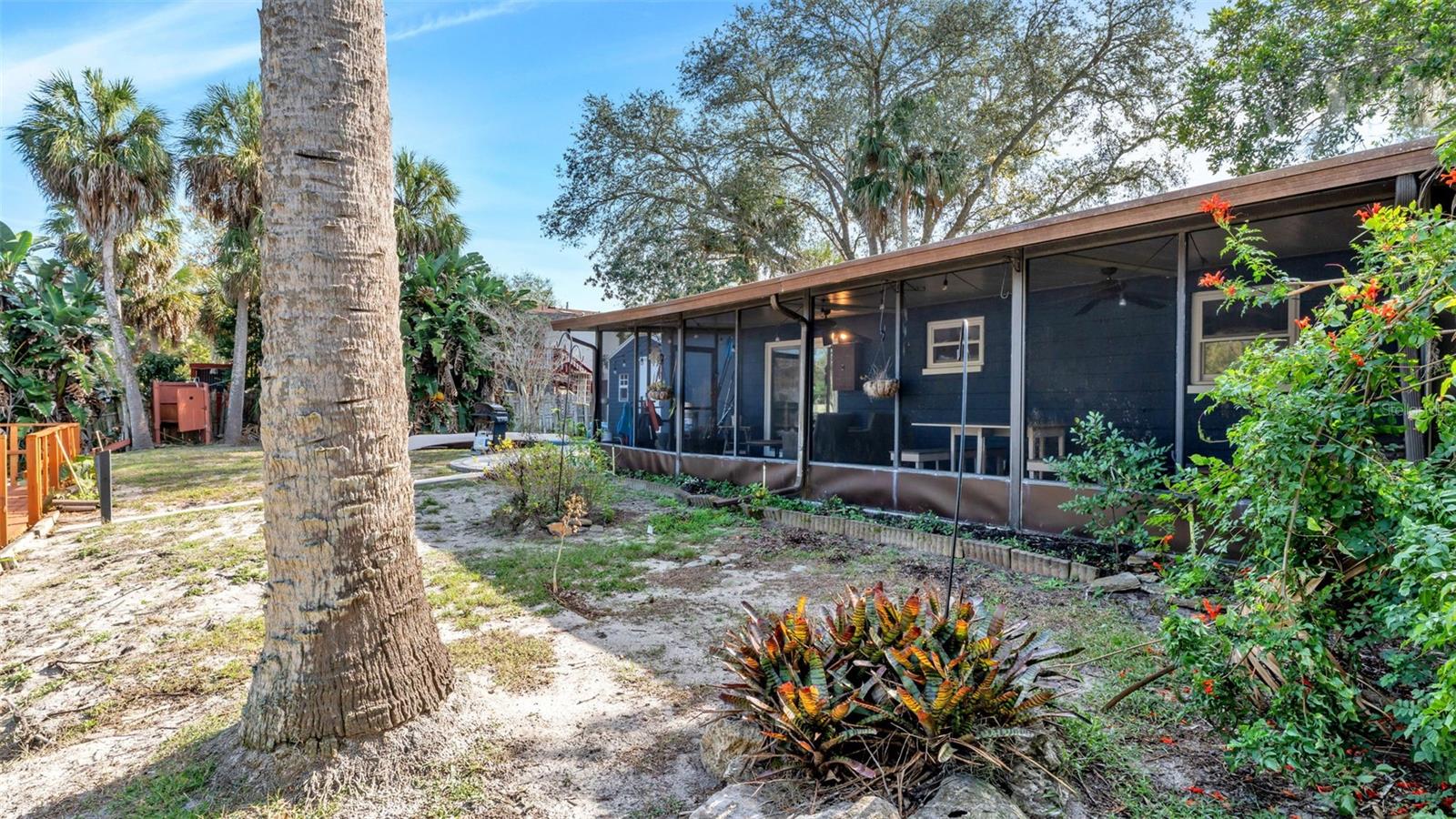 Image 27 of 45 For 6327 Sebring Street