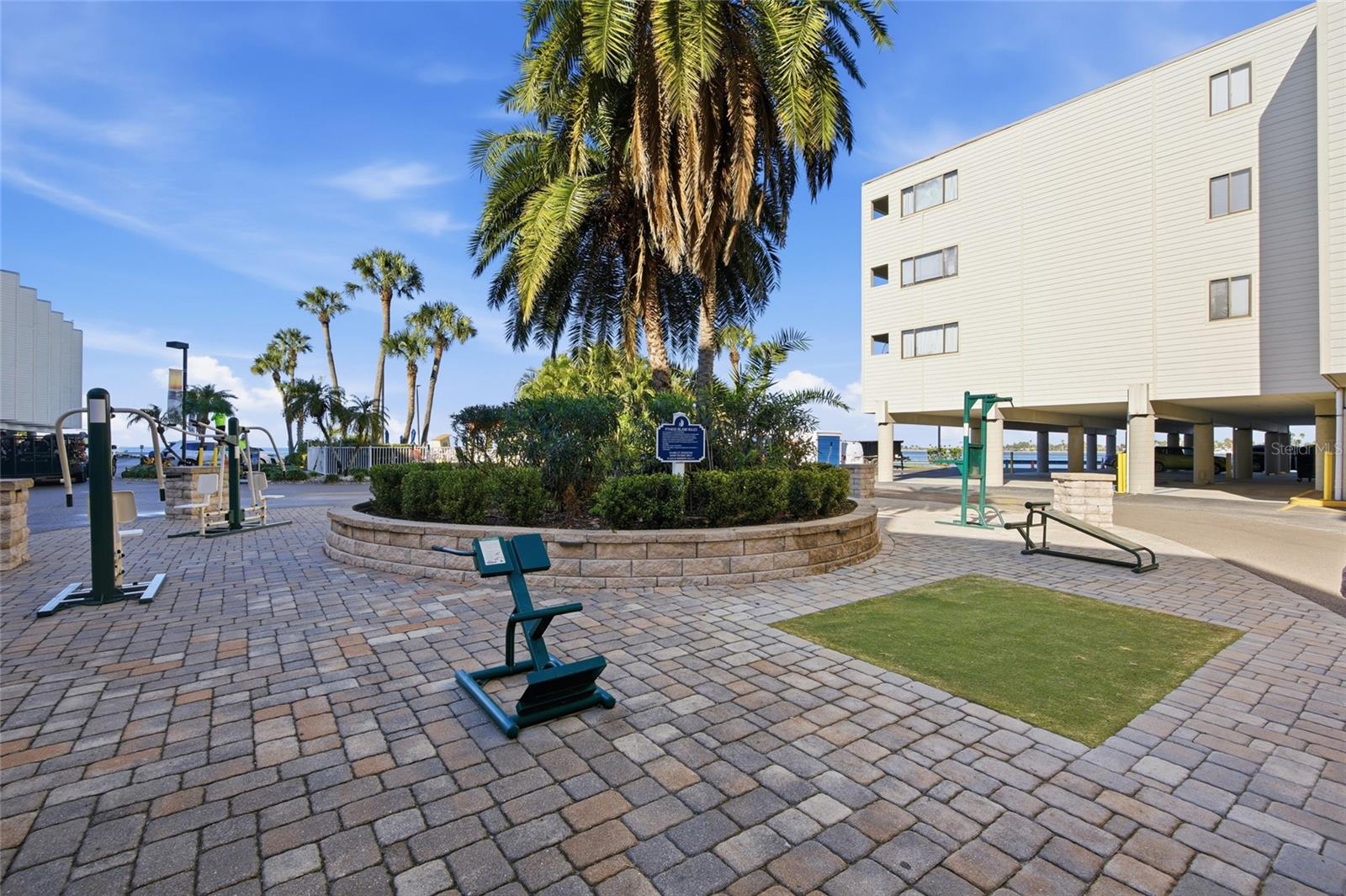 Image 15 of 25 For 2506 Rocky Point Drive 315