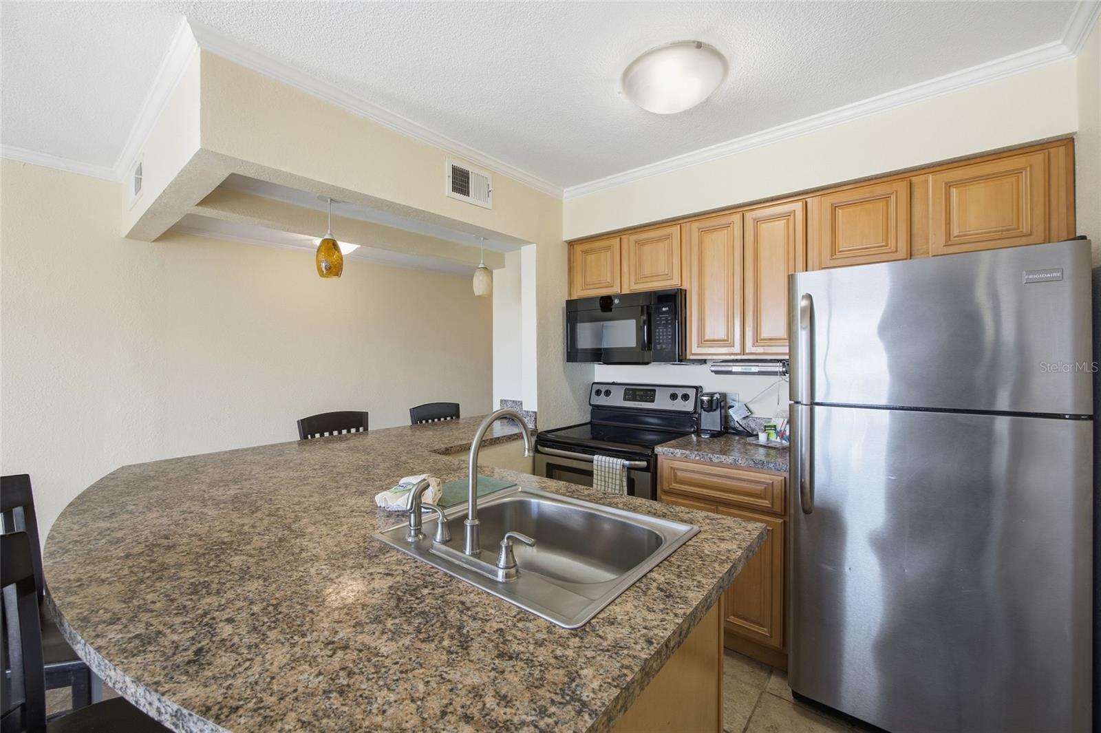 Image 6 of 25 For 2506 Rocky Point Drive 315