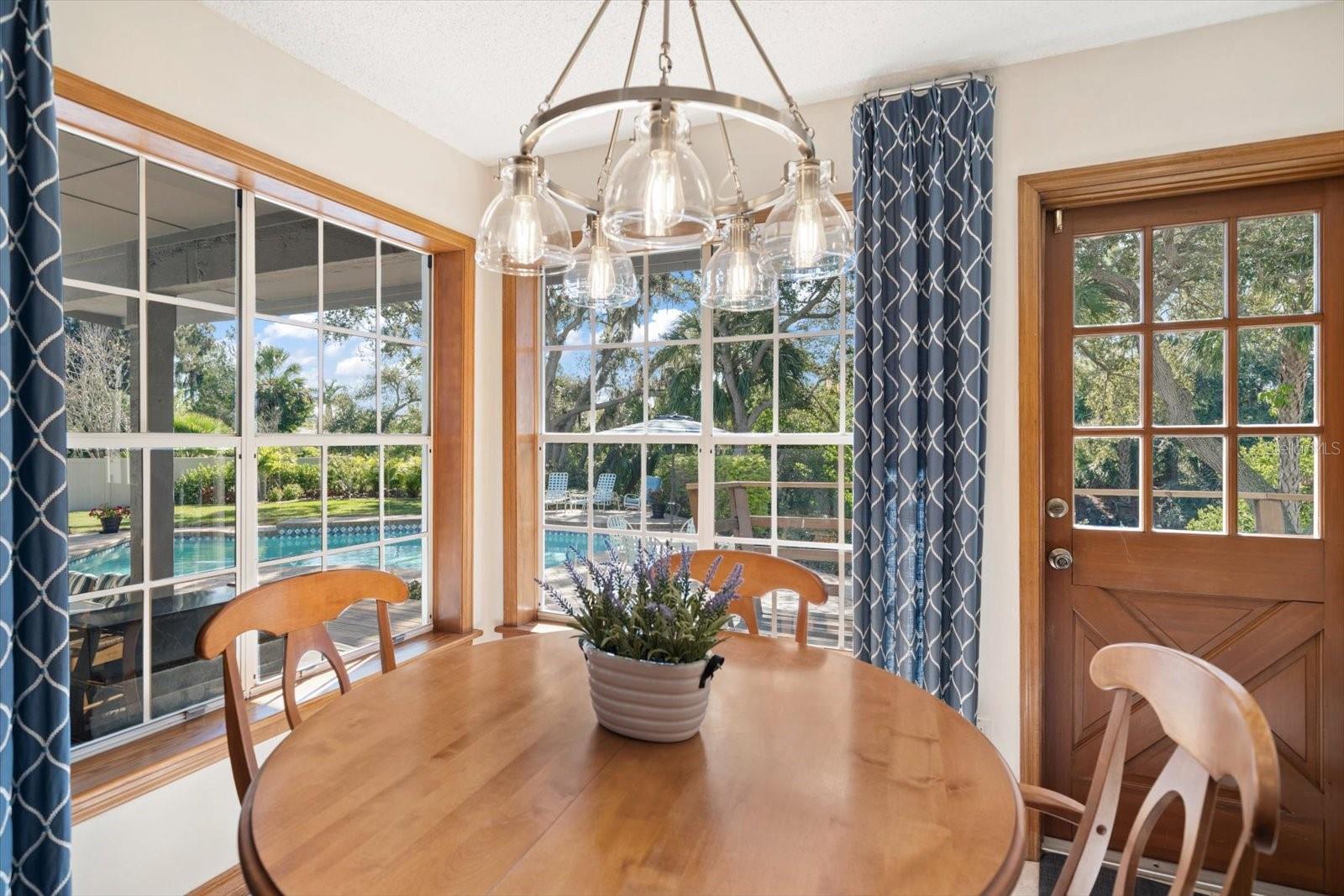 Image 15 of 76 For 14940 Cathy Lane