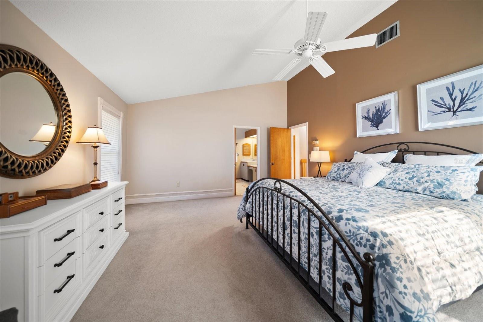 Image 33 of 76 For 14940 Cathy Lane