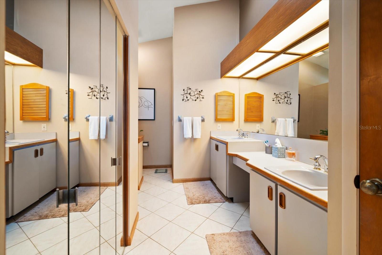 Image 34 of 76 For 14940 Cathy Lane