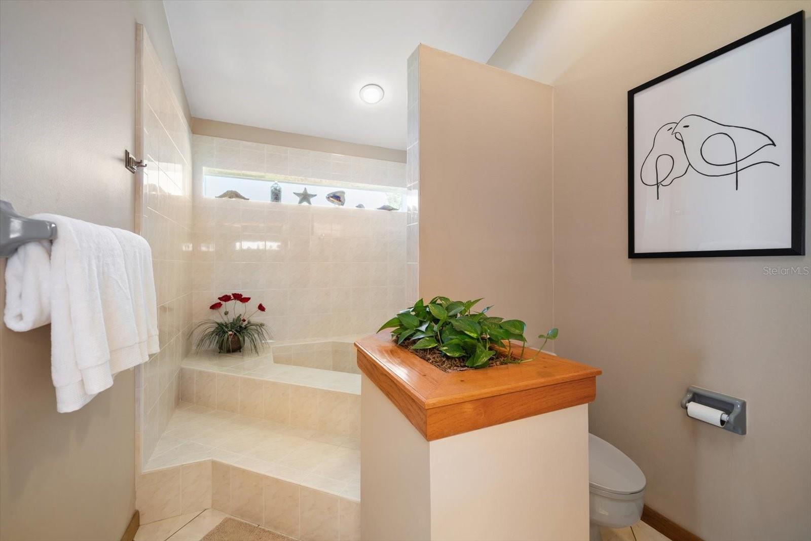 Image 35 of 76 For 14940 Cathy Lane