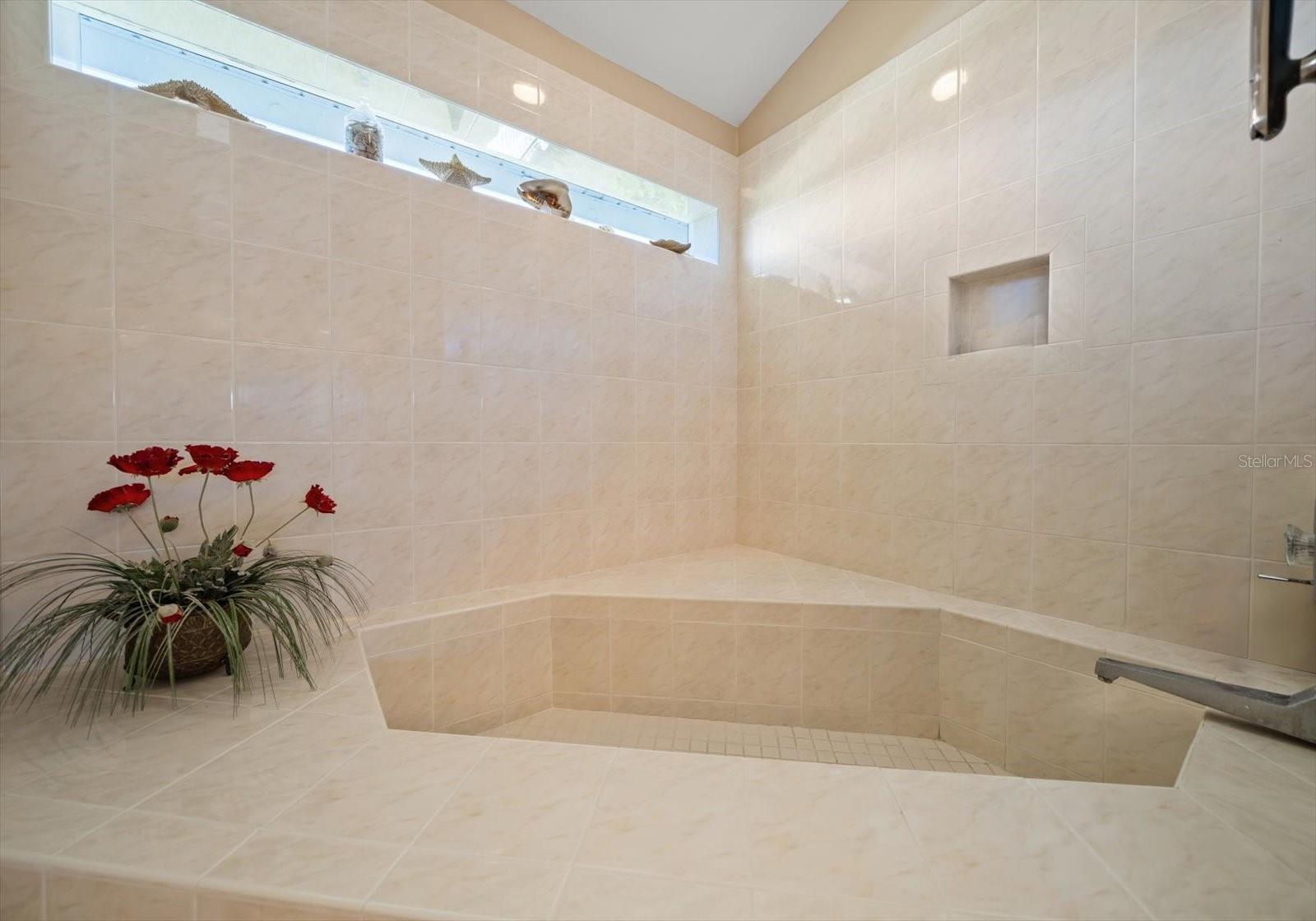 Image 36 of 76 For 14940 Cathy Lane