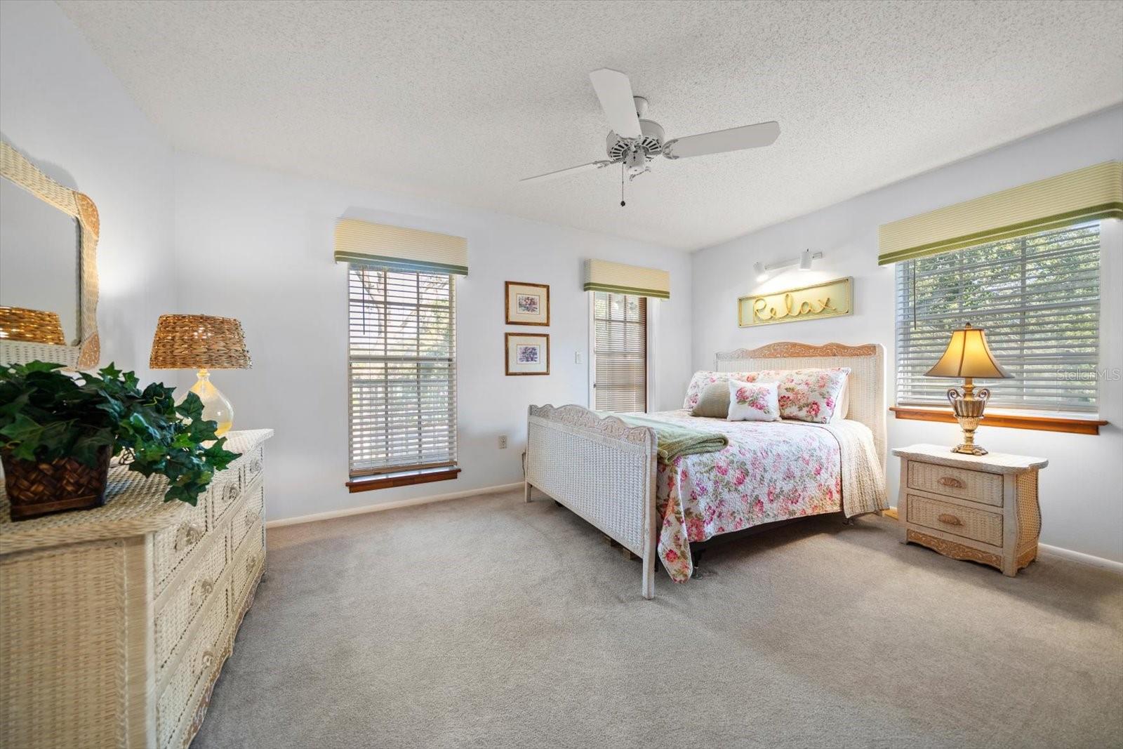 Image 40 of 76 For 14940 Cathy Lane