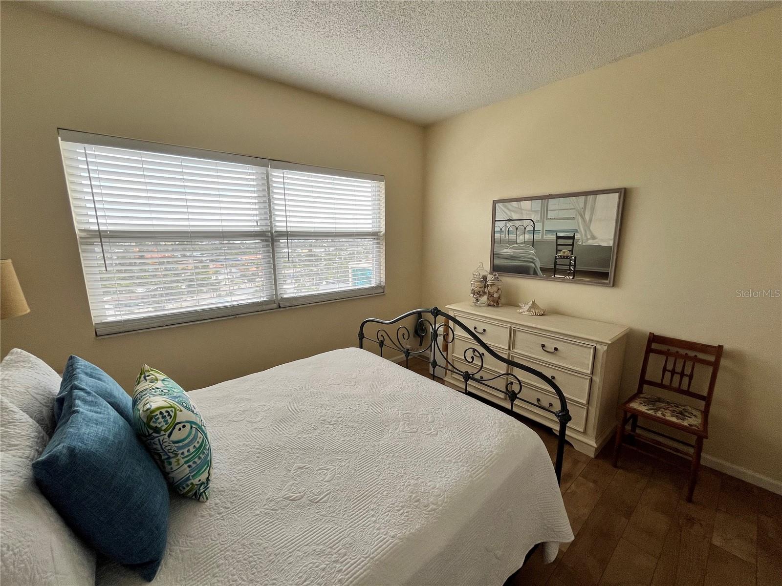 Image 19 of 61 For 880 Mandalay Avenue S806