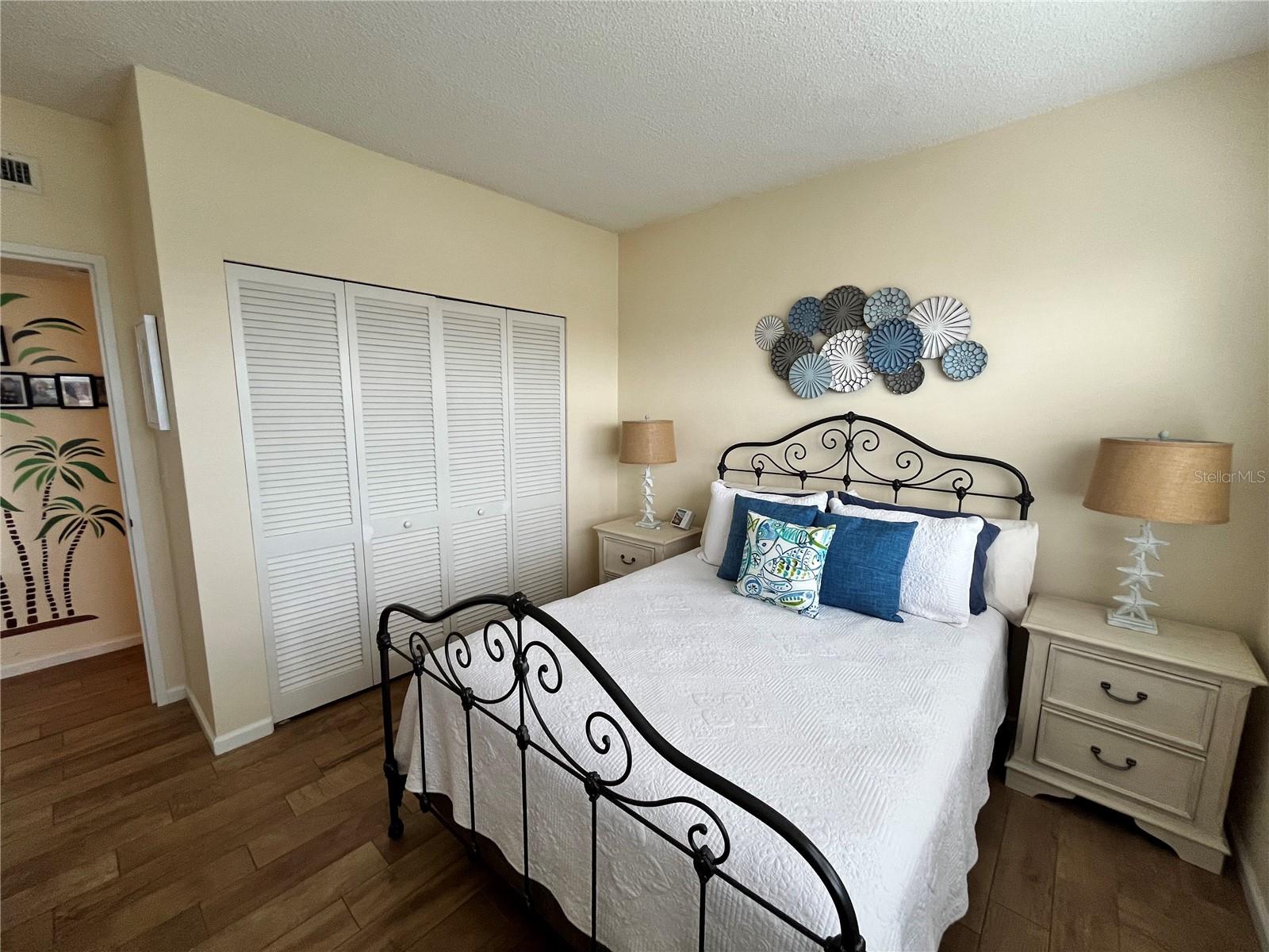 Image 20 of 61 For 880 Mandalay Avenue S806