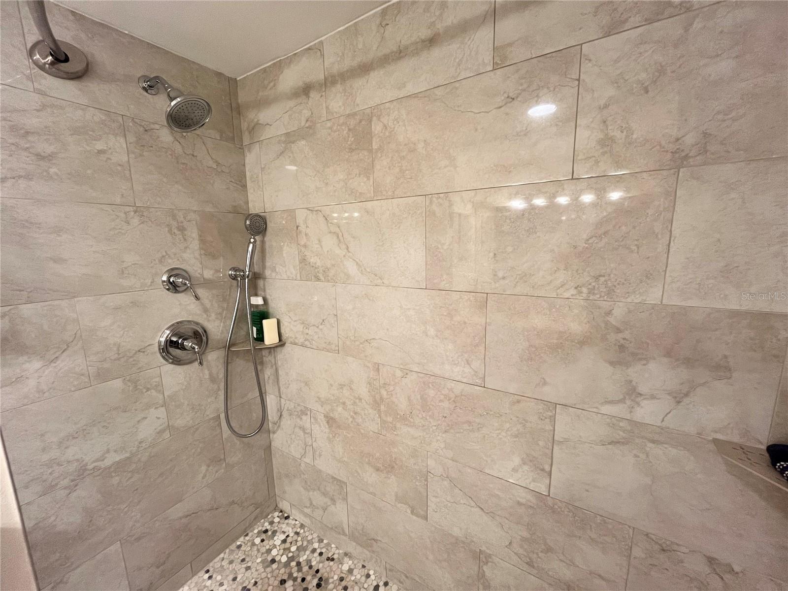 Image 24 of 61 For 880 Mandalay Avenue S806