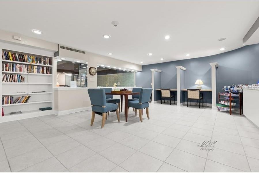 Image 38 of 61 For 880 Mandalay Avenue S806