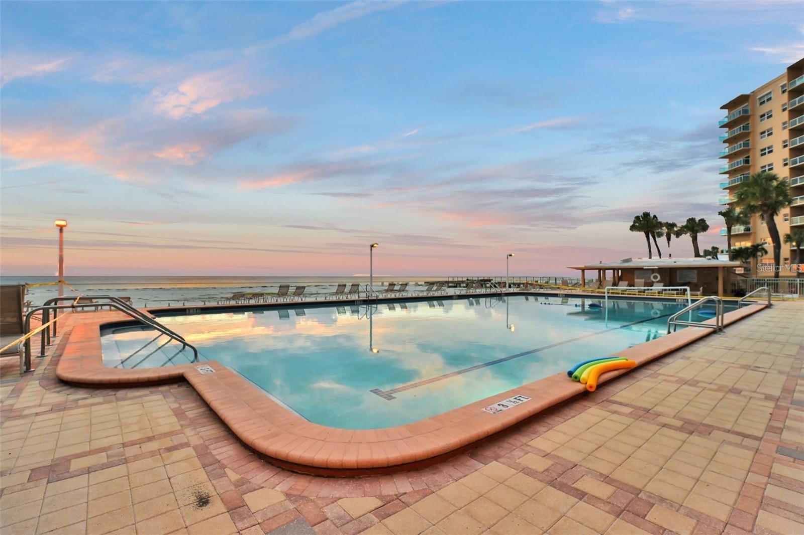 Image 45 of 61 For 880 Mandalay Avenue S806