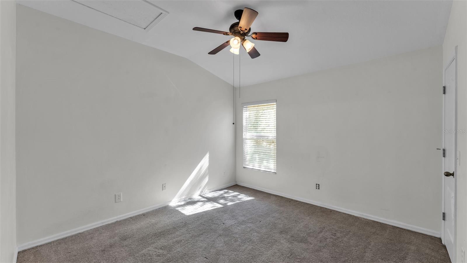 Image 14 of 33 For 12403 Foxmoor Peak Drive