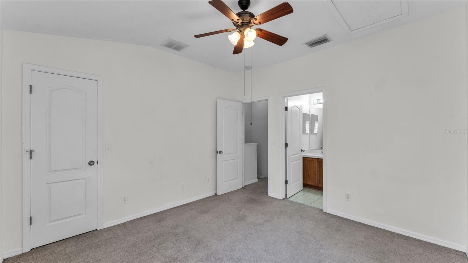 Image 15 of 33 For 12403 Foxmoor Peak Drive