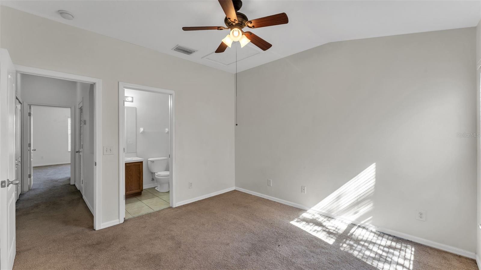 Image 16 of 33 For 12403 Foxmoor Peak Drive