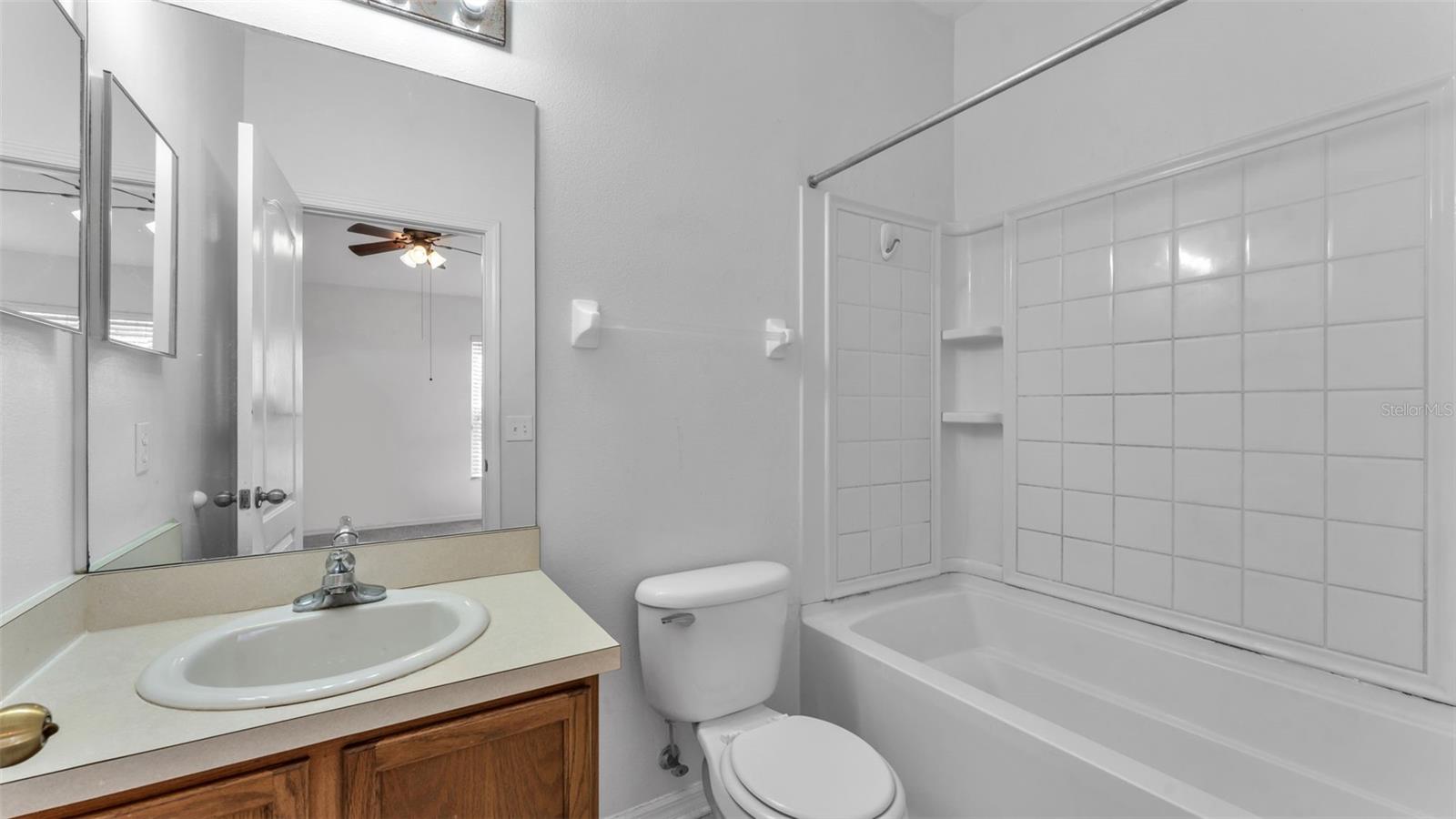 Image 17 of 33 For 12403 Foxmoor Peak Drive