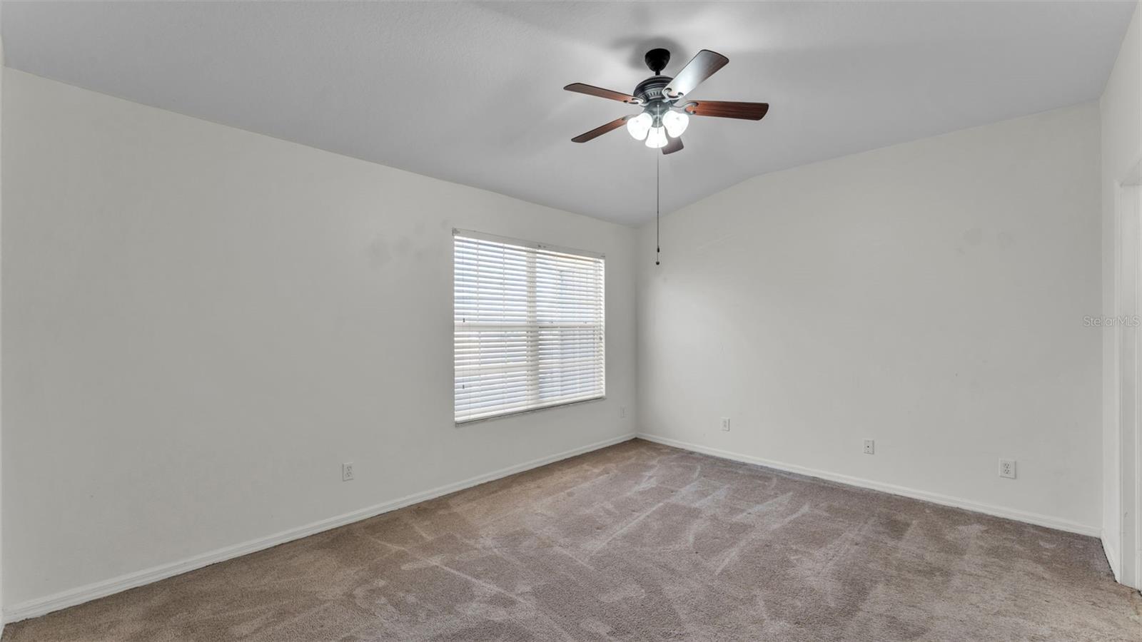 Image 18 of 33 For 12403 Foxmoor Peak Drive