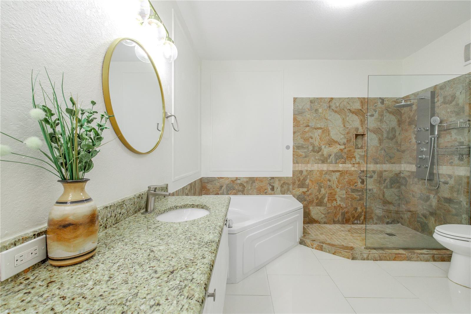 Image 32 of 65 For 2722 Via Tivoli  410a