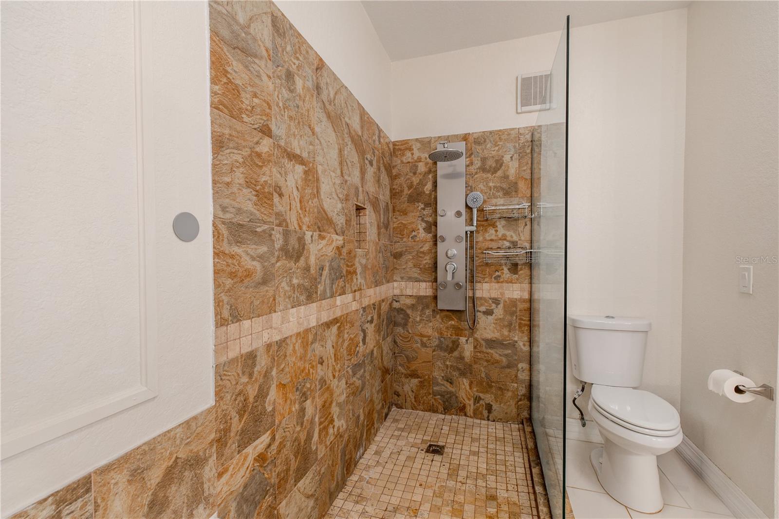 Image 33 of 65 For 2722 Via Tivoli  410a