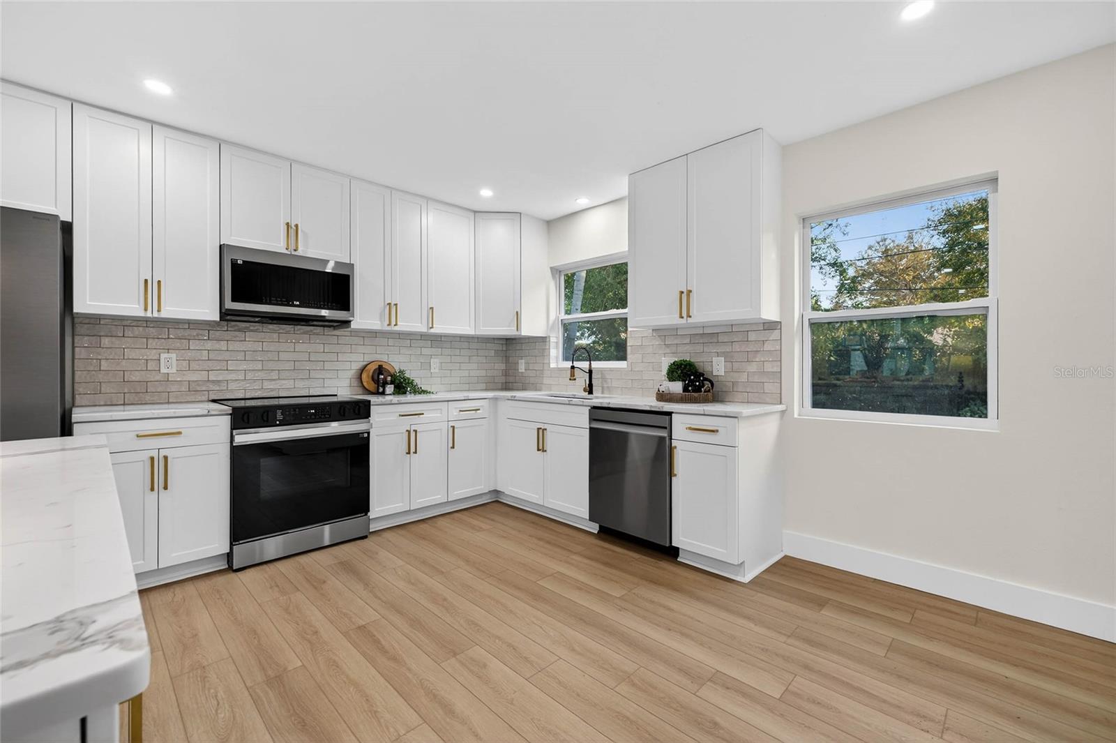 Image 15 of 37 For 3724 28th Avenue N