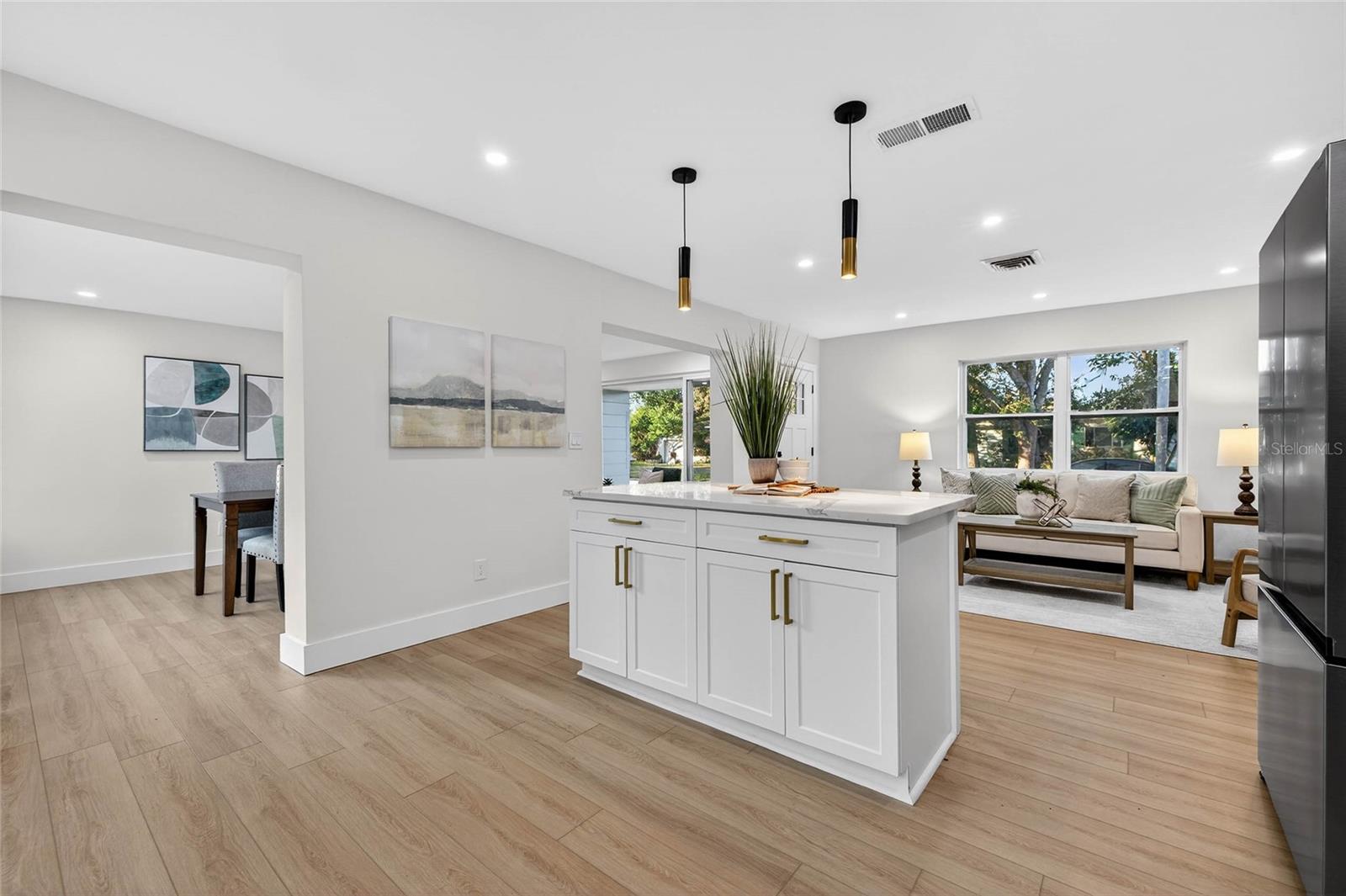 Image 20 of 37 For 3724 28th Avenue N