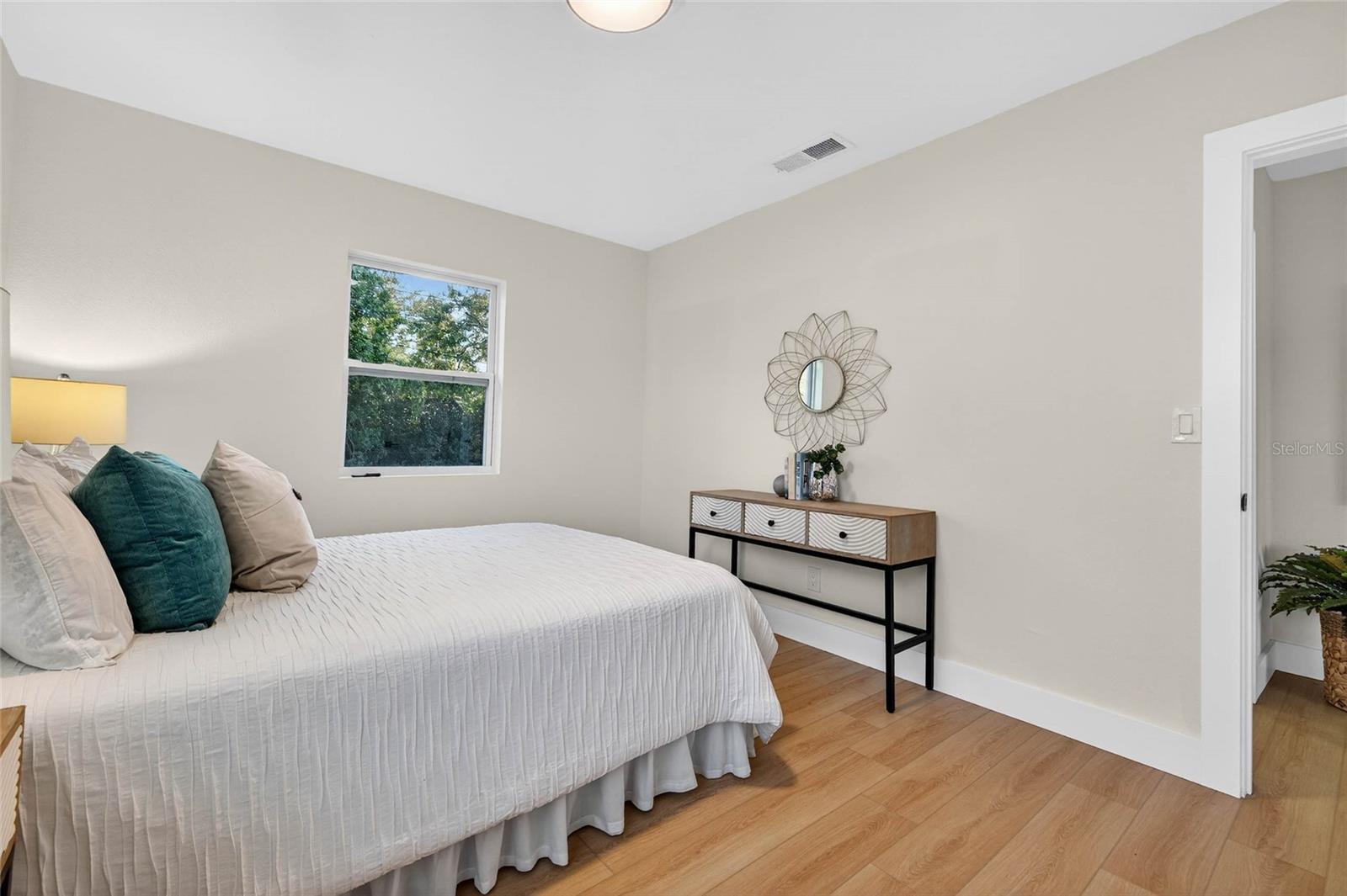 Image 29 of 37 For 3724 28th Avenue N