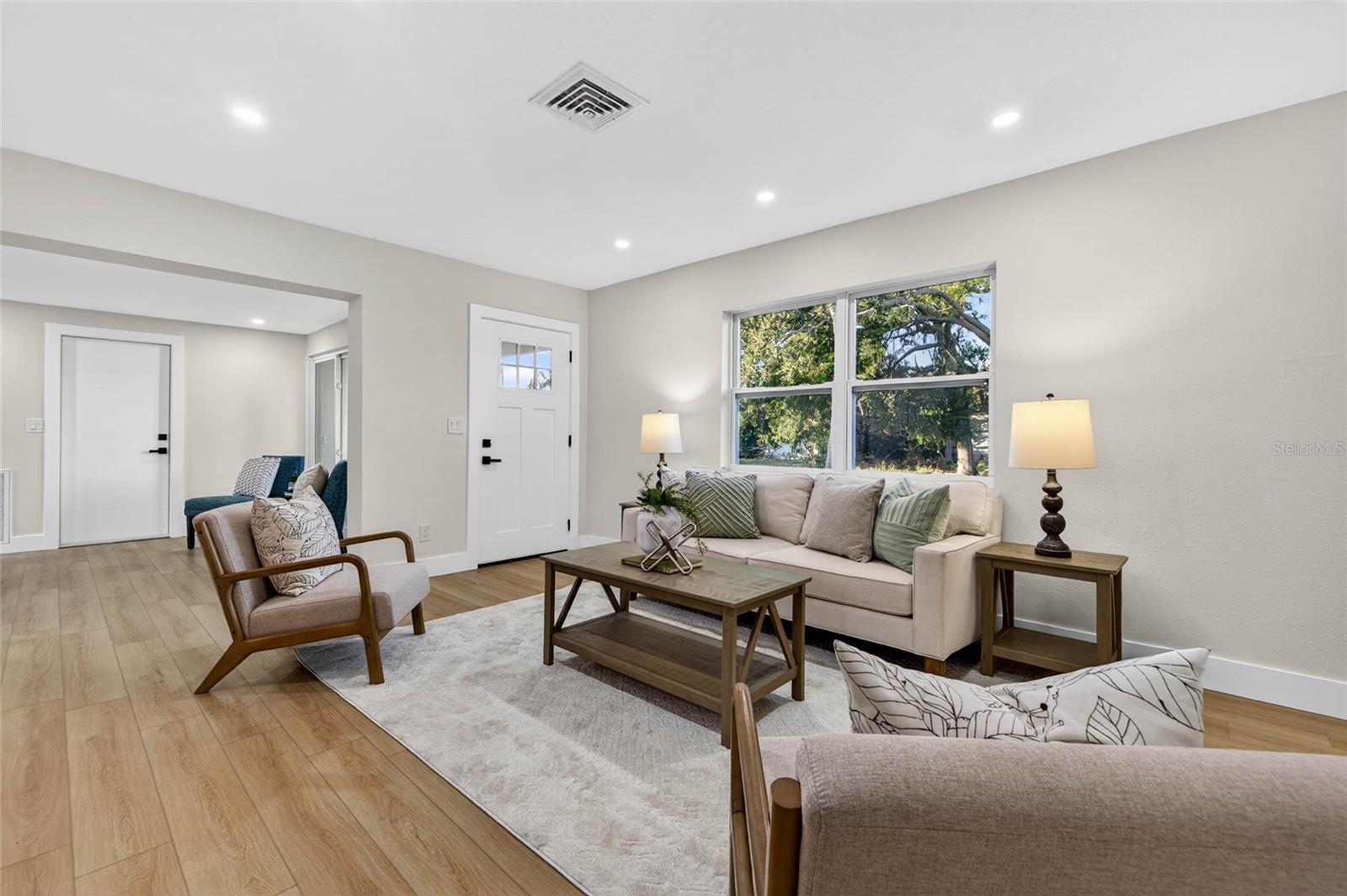 Image 6 of 37 For 3724 28th Avenue N