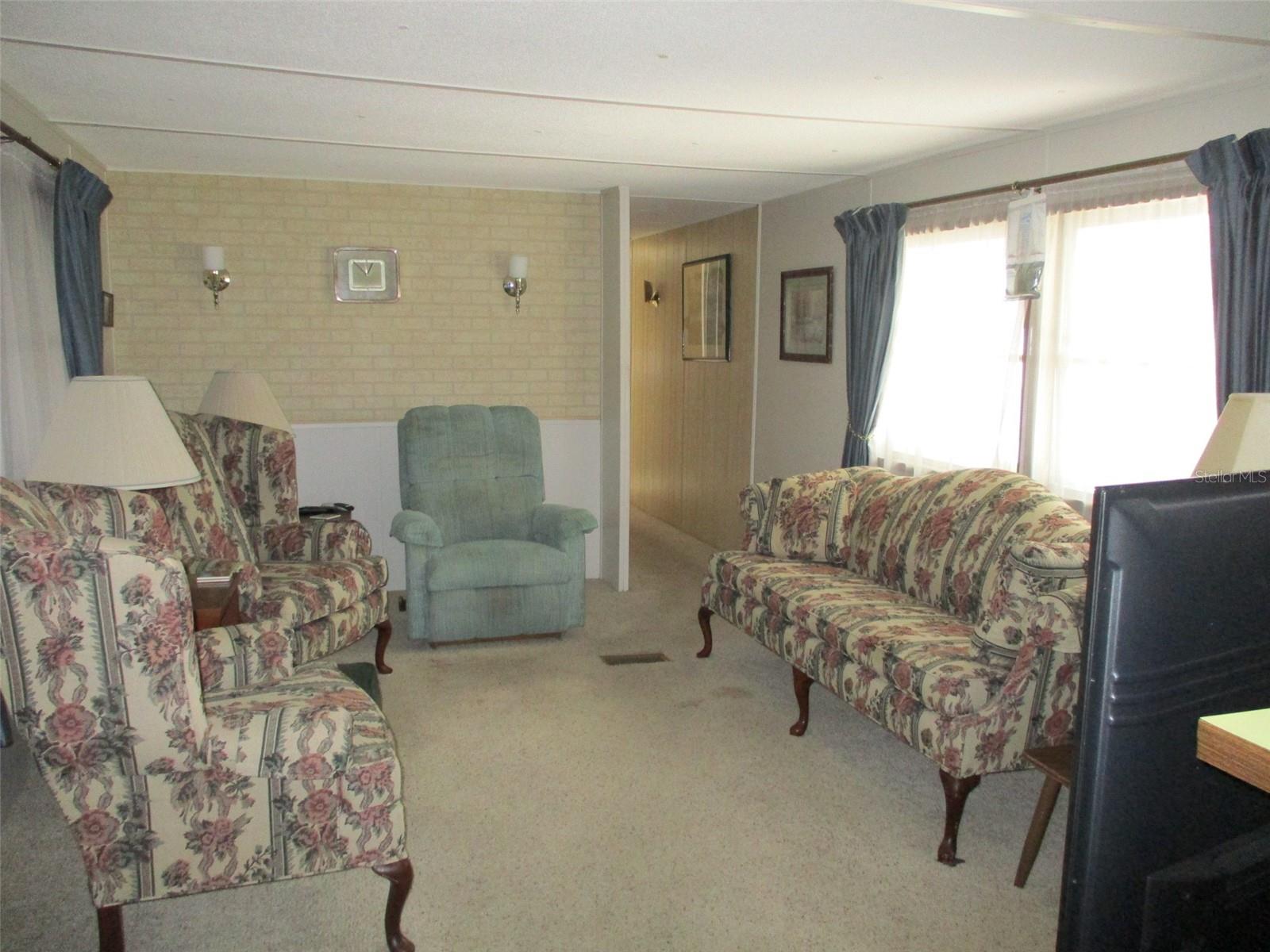 Image 14 of 21 For 3718 Castle Drive