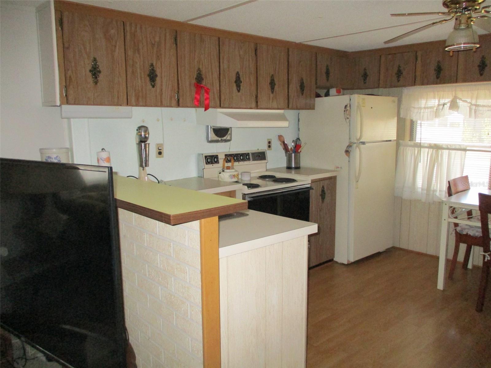 Image 9 of 21 For 3718 Castle Drive