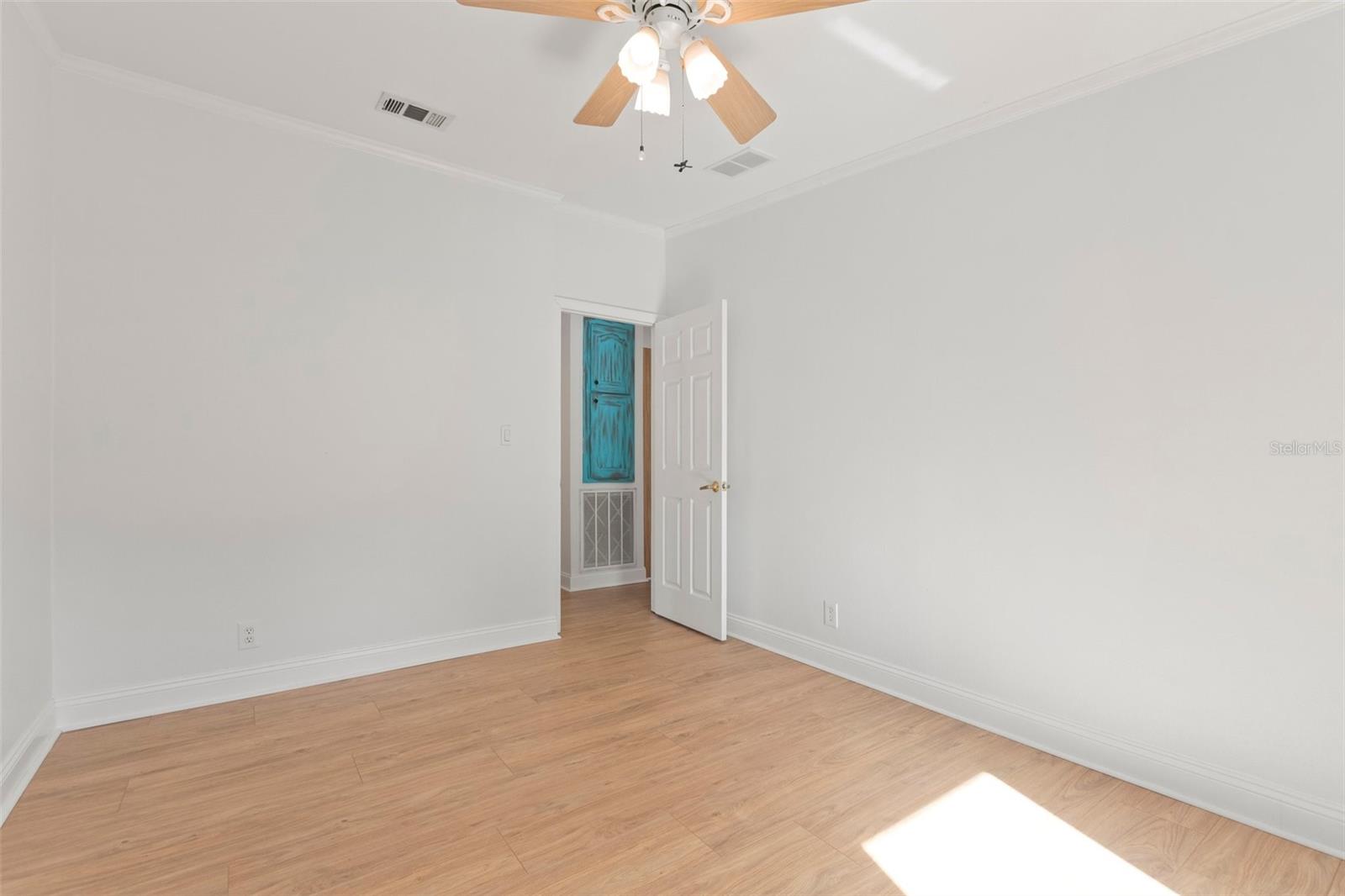 Image 25 of 56 For 25075 Huston Street