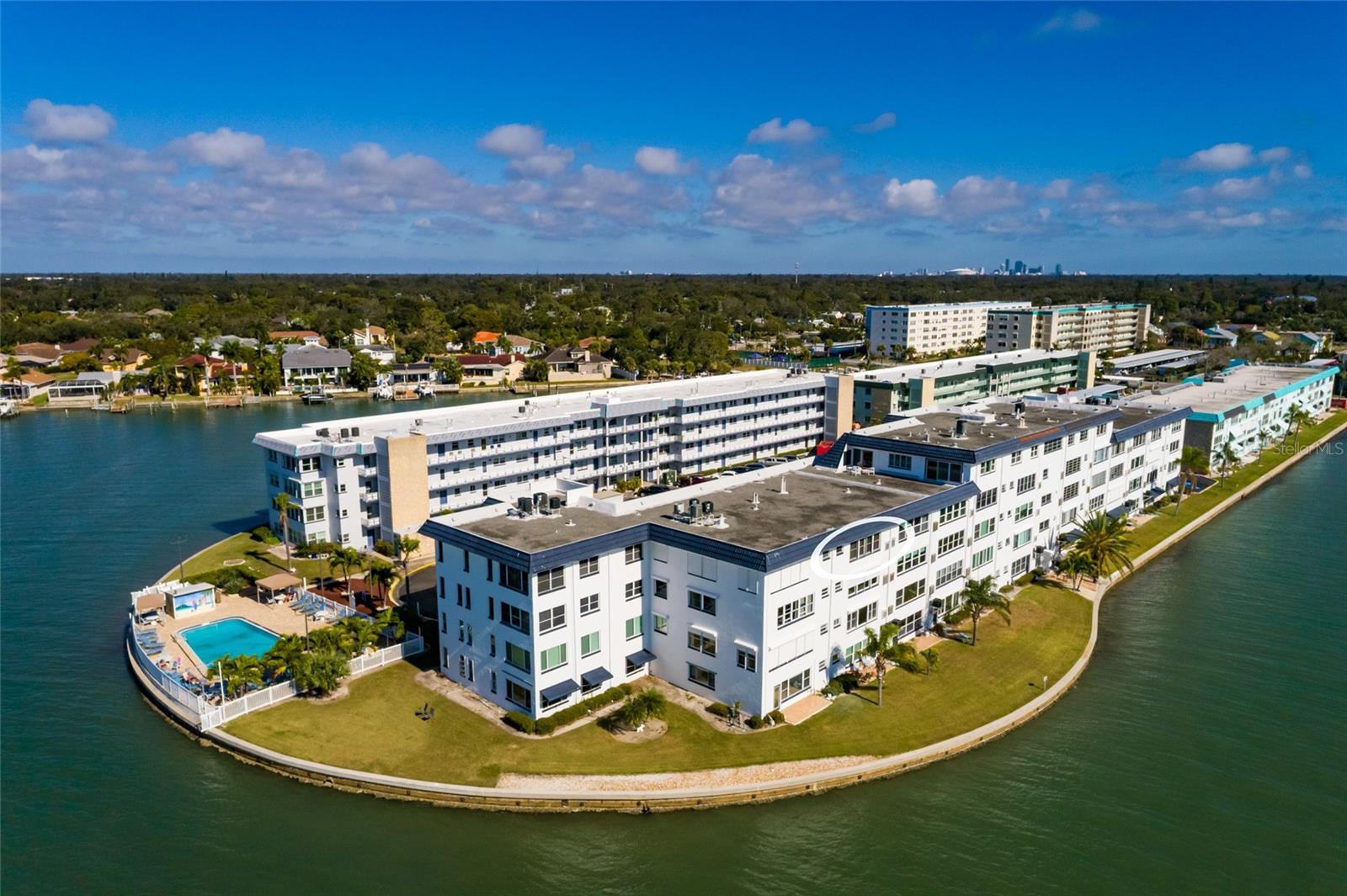 Image 34 of 64 For 5960 30th Avenue S 411