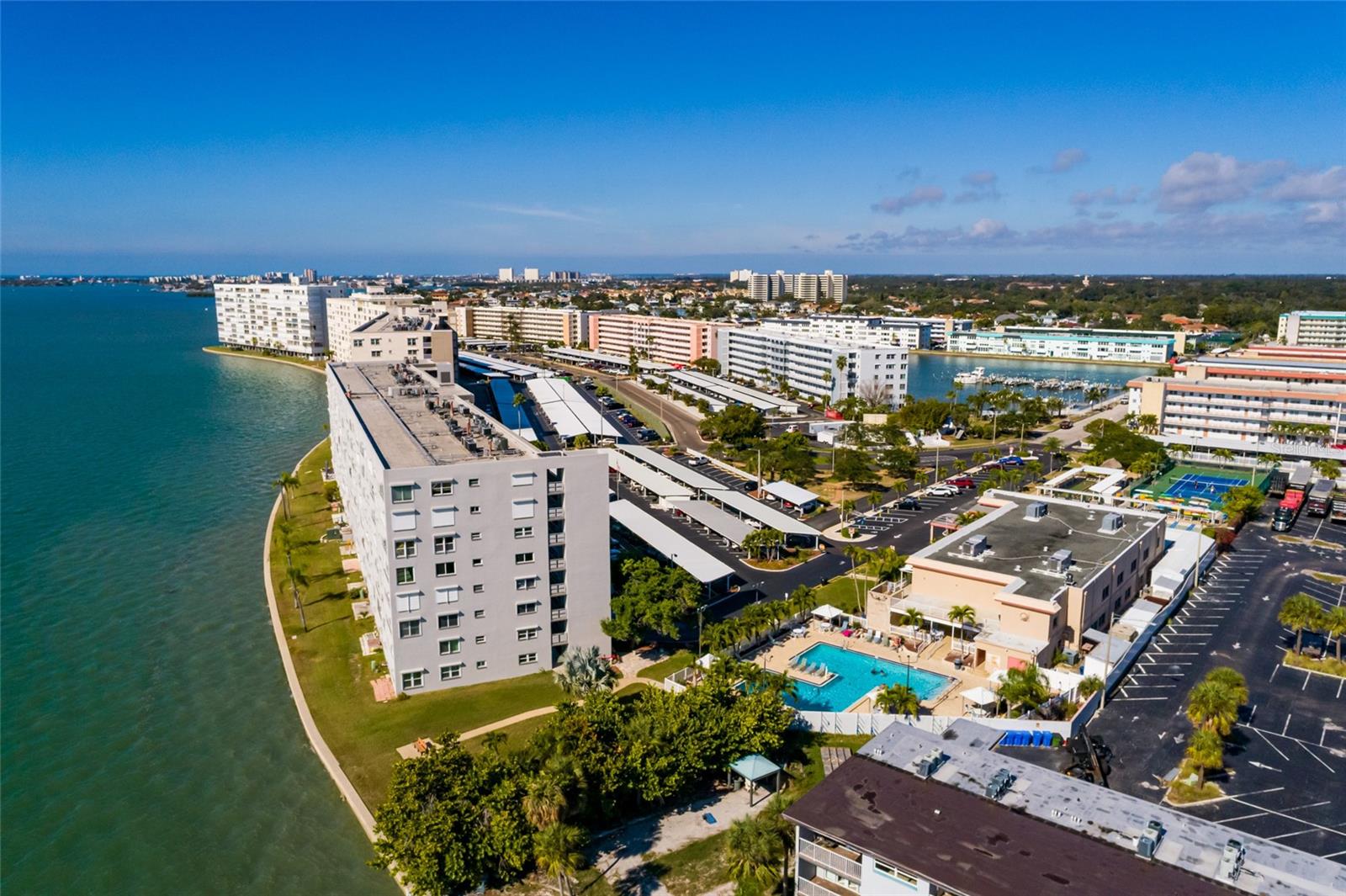 Image 42 of 64 For 5960 30th Avenue S 411