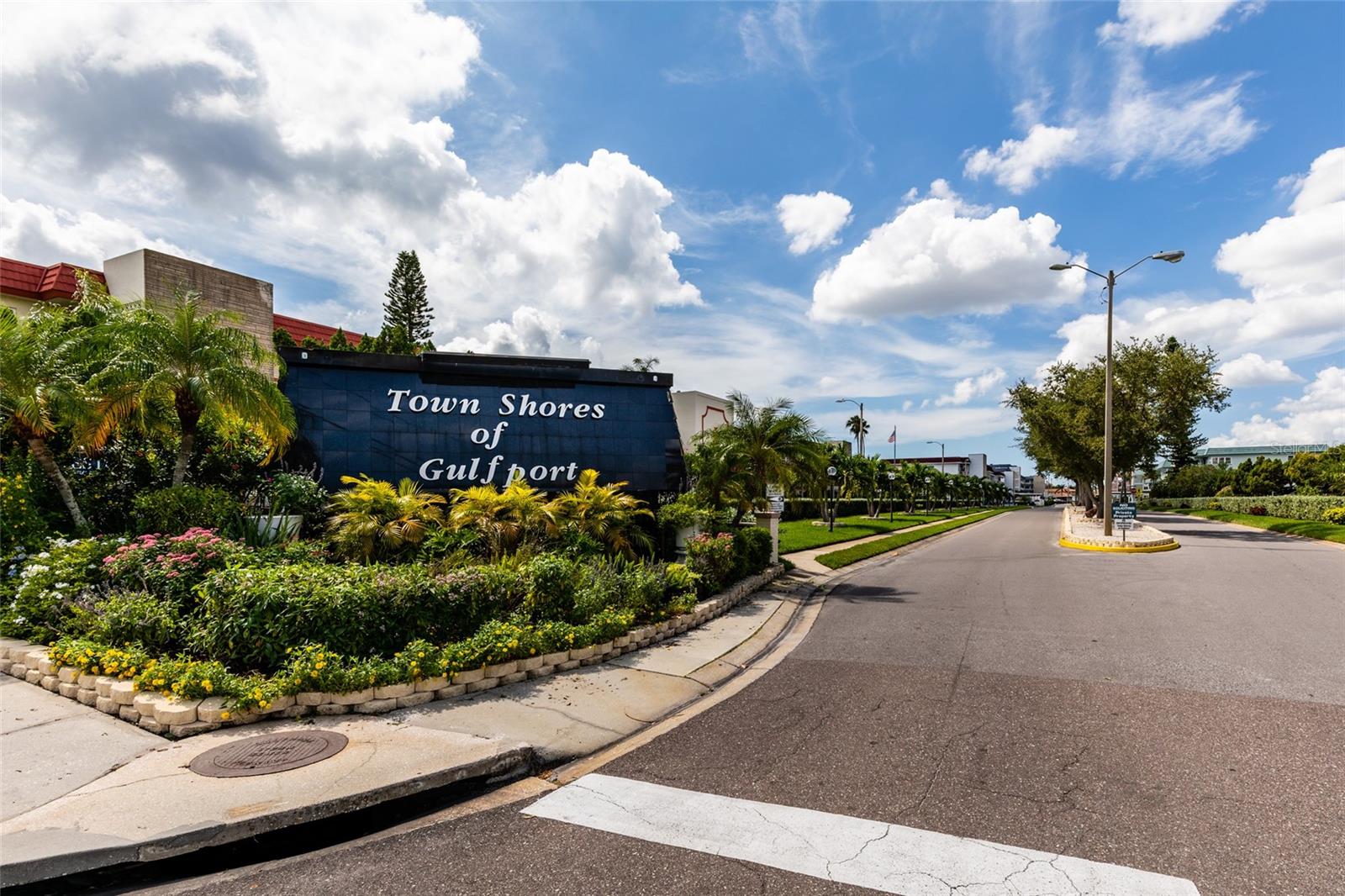 Image 53 of 64 For 5960 30th Avenue S 411