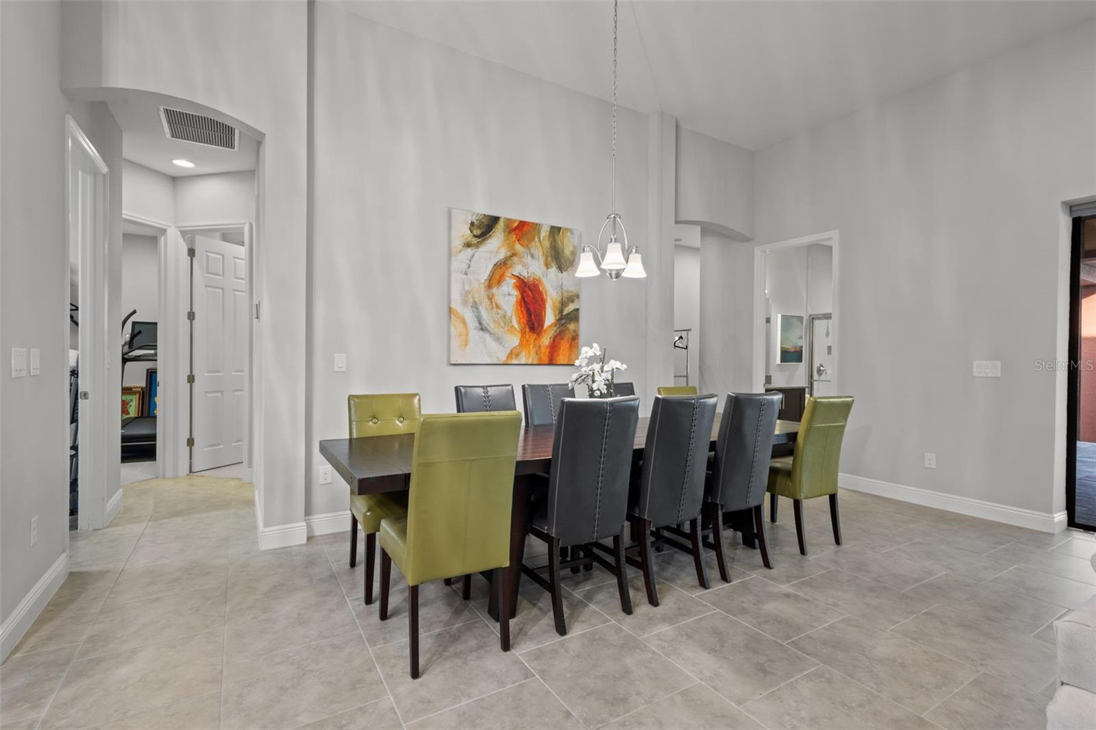 Image 10 of 29 For 823 Floresta Street