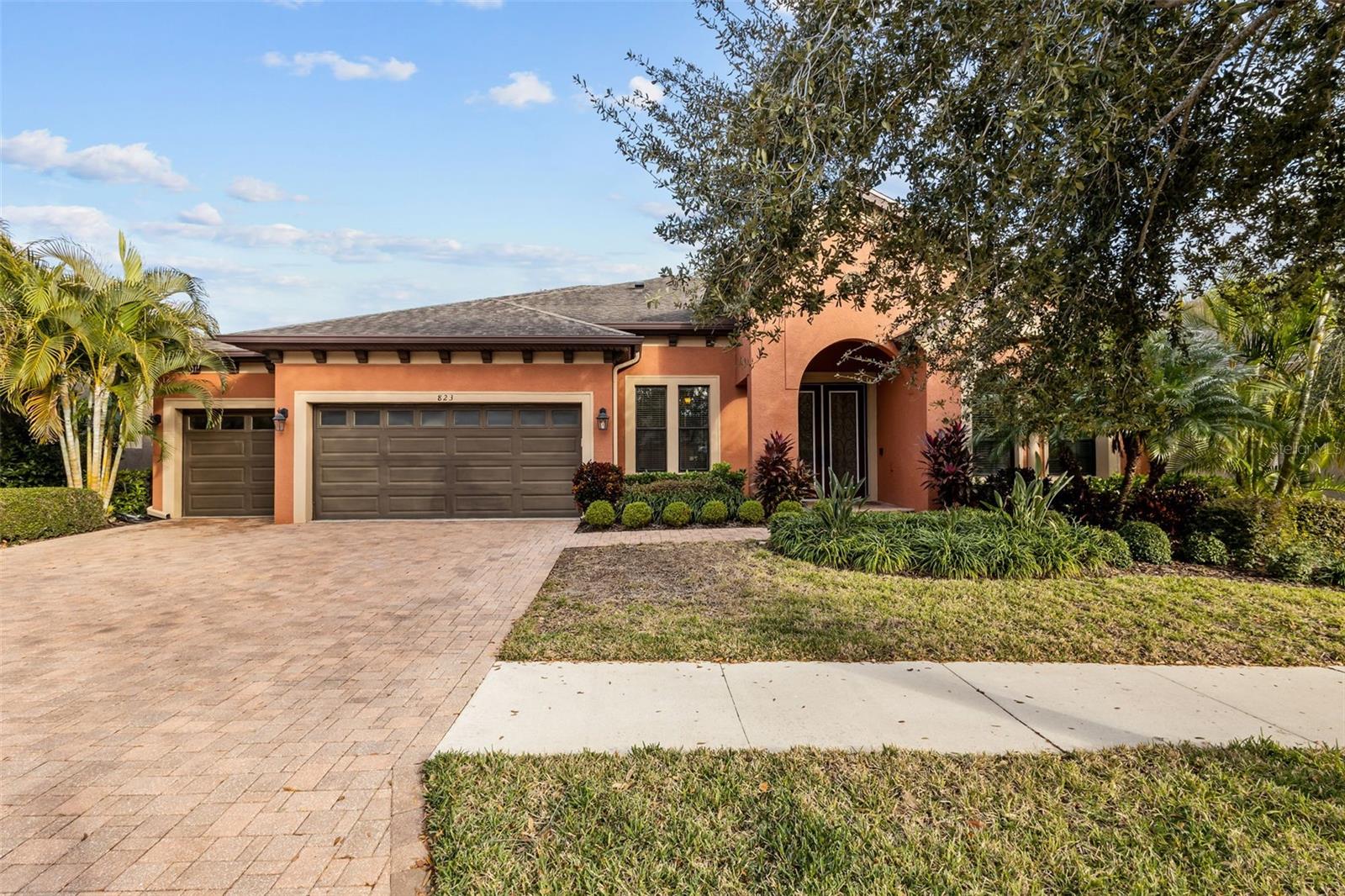 Image 2 of 29 For 823 Floresta Street